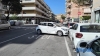 Scontro tra due auto tra via Croce e via D'Ascanio, una carambola e finisce su quattro veicoli parcheggiati [FOTO]