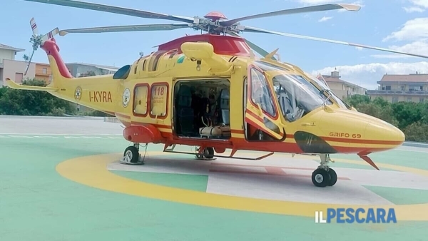 La gamba gli va sotto alla motozappa mentre lavora i campi a Collecorvino, grave un uomo: arto quasi amputato