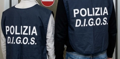 Propaganda neonazista e materiali per costruire armi con stampanti 3D e molotov: arrestato un minorenne abruzzese