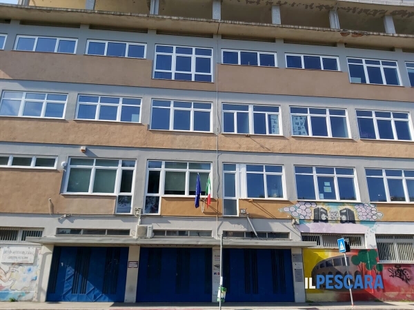 Progettava una strage a scuola, il 17enne arrestato voleva colpire il liceo artistico di Pescara