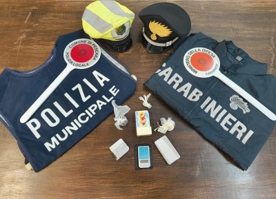 Con la droga in tasca, sferra calci e pugni durante il controllo: 24enne arrestato dalla polizia locale e dai carabinieri