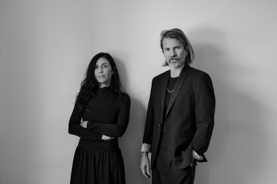 Francesca Mannocchi e Rodrigo D’Erasmo in “Crescere, la guerra”