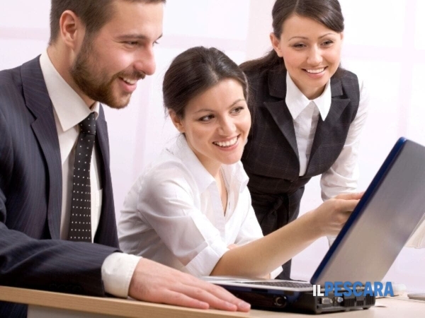 Lavoro in Abruzzo: è crisi per giovani e donne. Il dossier di Avs Abruzzo: "Una crisi strutturale dietro i numeri di facciata"