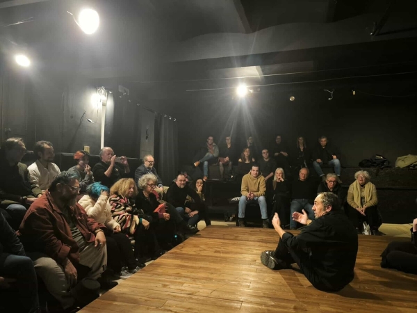 Studio sull’Antigone, seconda parte: con Franco Mannella, il mito diventa un’esperienza sensoriale