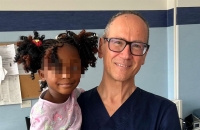 Rimossi in ospedale frammenti di proiettile dal volto di una bambina di 4 anni proveniente dal Congo