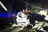 Si schianta con l'auto contro una recinzione, 38enne in gravissime condizioni [FOTO]