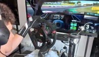 Il giovane pilota Mattia Bucci arriva anche nei campionati DrivingItalia e Aci Esport 2026