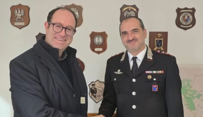 A Penne il sindaco Petrucci nel giorno di Natale visita il comando dei carabinieri, il pronto soccorso e la polizia locale