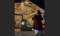Torna a illuminare il quartiere la &quot;Casa di Babbo Natale&quot; di via Leopardi a Montesilvano