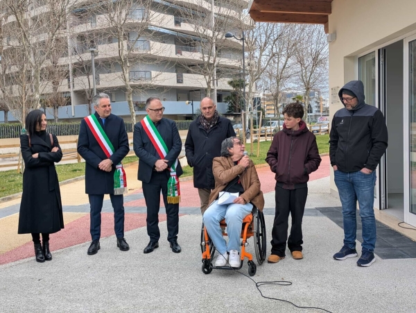 Il parco pubblico di via D’Andrea intitolato a Gianluca Di Zio, Montesilvano celebra l’inclusività [FOTO]