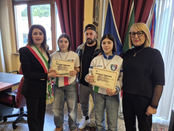 Emma e Sofia Di Giacomo cona la Nazionale agli europei di Mma in Serbia: l'in bocca al lupo del Comune di Spoltore