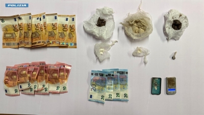 Incensurato e disoccupato ma con eroina e cocaina in cucina, giovane pescarese arrestato