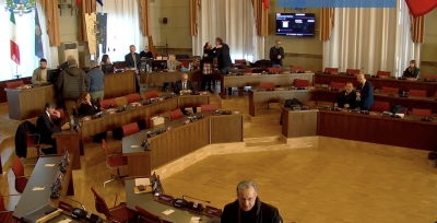 La maggioranza non ha i numeri, voto &#039;infruttuoso&#039; sul canone unico. Le opposizioni: &quot;Nel centrodestra è crisi profonda&quot;