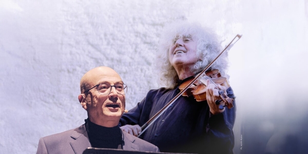 Aldo Cazzullo e Angelo Branduardi in “Francesco”, uno spettacolo poetico e spirituale